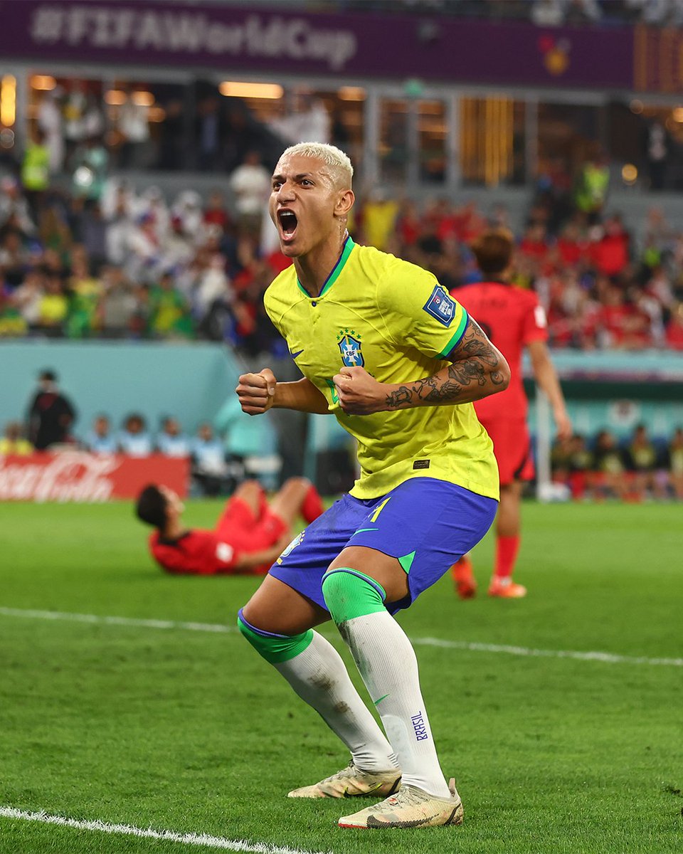 Richarlison and Brazil progress to the quarter-finals 👏