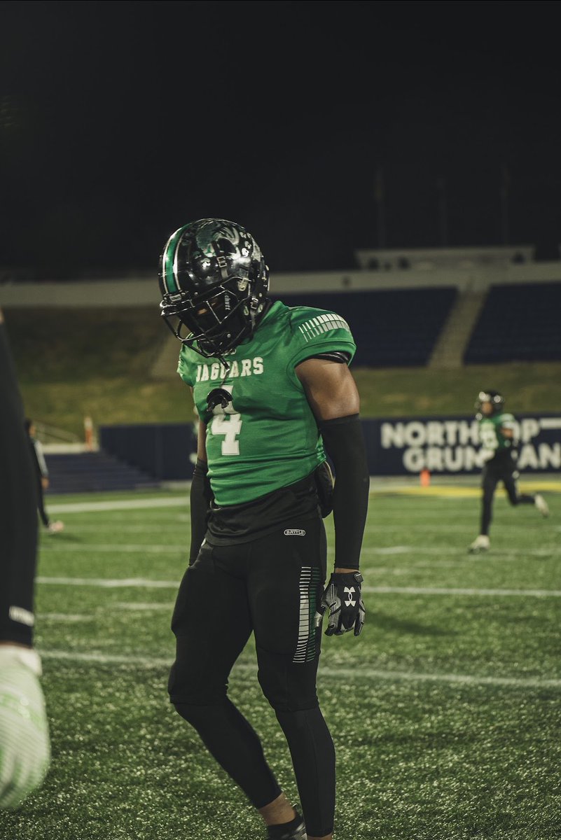 certified_sean's tweet photo. Junior Season Highlight Tape !! @DaemonDameon @CHFJAGS 
https://t.co/09Uy0kLiHn https://t.co/i65eU25eg0