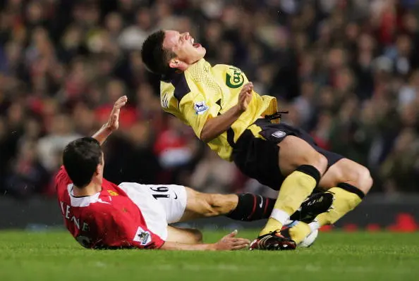 Vienna_Gambit's tweet image. "Dancing is disrepectful to the adversaries"

Let's show how Roy Keane was respectful.

13 red cards (most in English football history) and also: