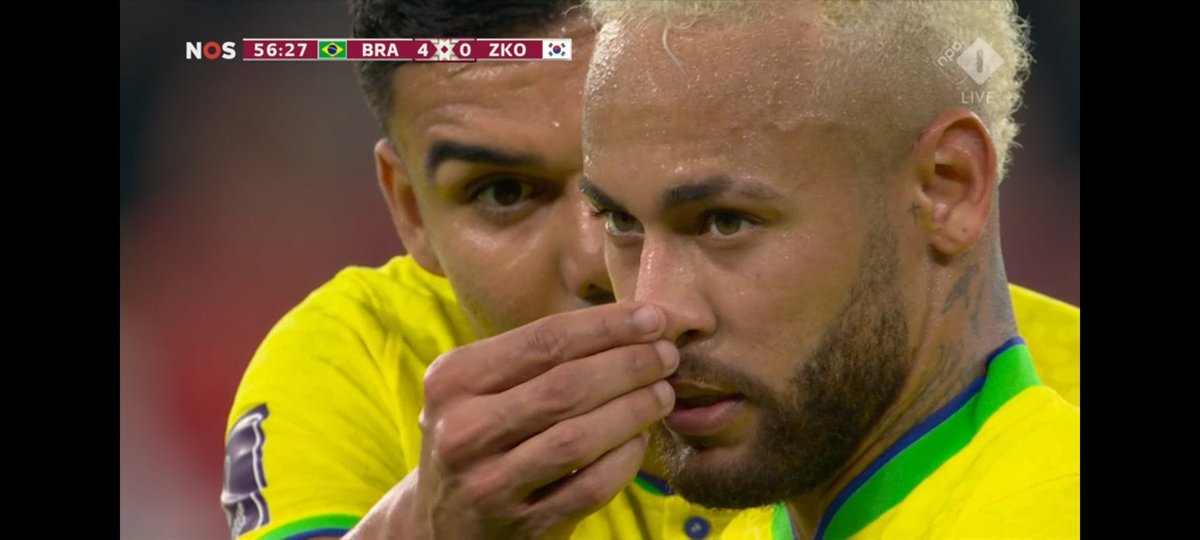 FlipNamsram's tweet photo. Let me get that.. 😂😂

#Neymar #FIFAWorldCup #laugh https://t.co/LNWHBYeCyw