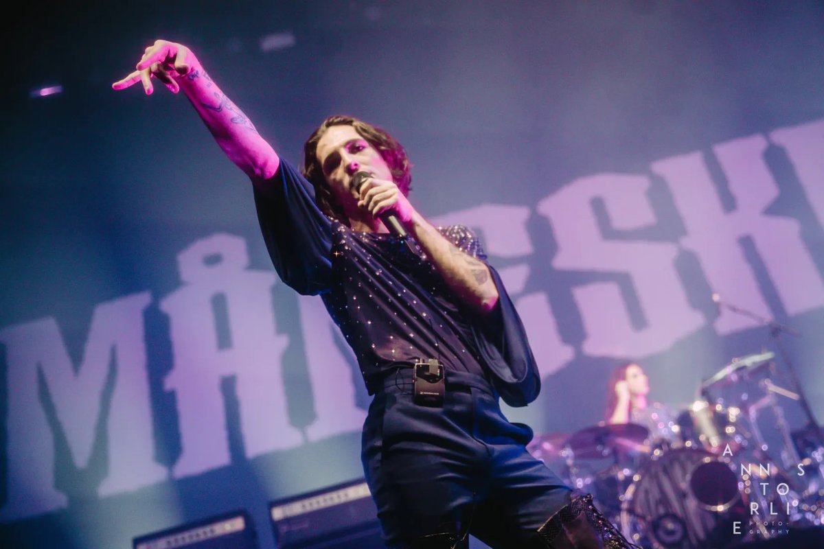 MÅNESKIN OFFICIAL on Twitter "📸 Damiano David on stage at