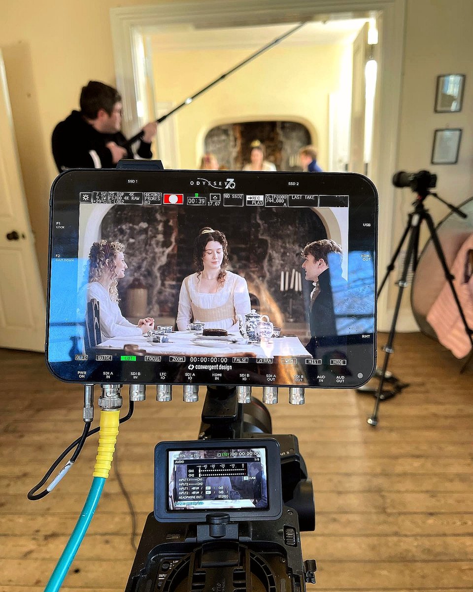gwynethevans_'s tweet photo. This weekend was a dream, having the opportunity to work on a super exciting project with @Crowseyeuk 🎬

What an incredible group of people to work with - thank you all for your wonderful company, lots of giggles, and new memories. Wish I could do this every day! https://t.co/NZActz0l5p