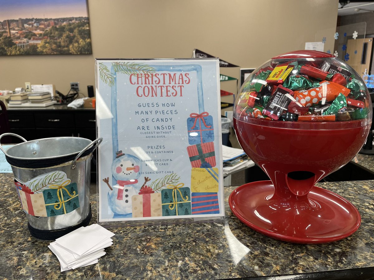 library_CHS's tweet photo. Holiday contest in the library. Come take a guess to win prizes! @CHS_Indians https://t.co/DIzJJwOsaB