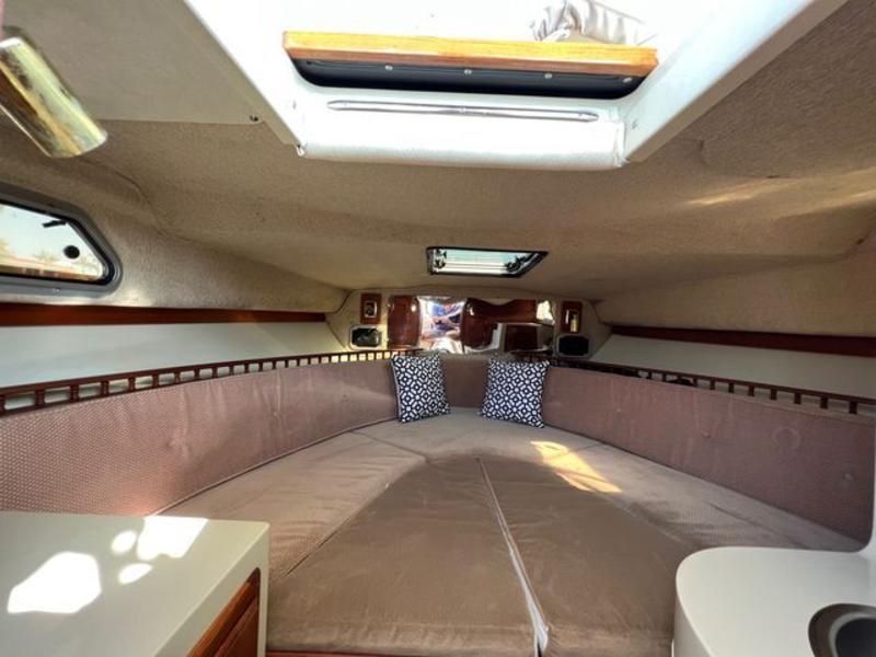 This 1990 Boston Whaler 27 has been meticulously maintained and operated. This beauty is turnkey ready and optioned out well.  See all the details of this must-see 1990 Boston Whaler 27 on our website. loom.ly/SmiHVYY
#Bostonwhaler #Silverseasyachts #yachts
