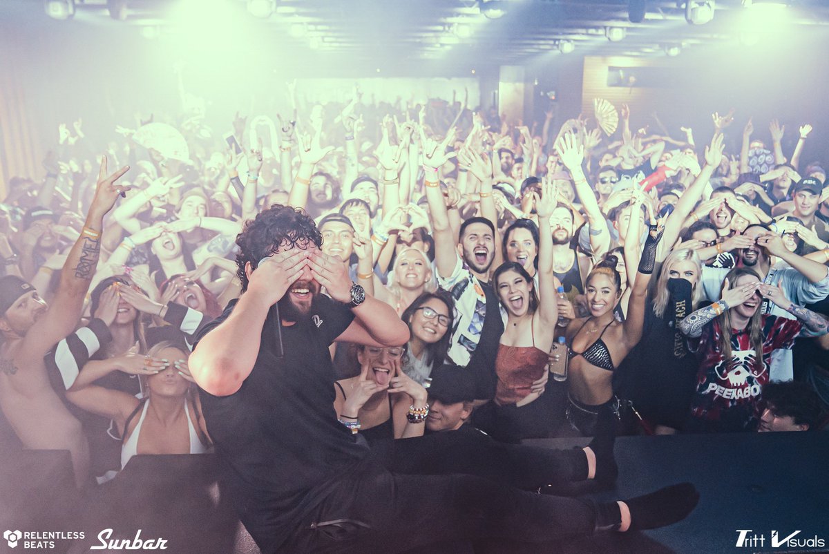 RelentlessBeats's tweet image. 🫣CONTEST! @peekaboobeats is bringing the bass-fueled bangers to Sunbar next Friday &amp;amp; tickets are going QUICK! Want the chance to win one before they’re all gone?!

RT, tag your squad + comment ‘NEXT FRIDAY’, must be following @RelentlessBeats