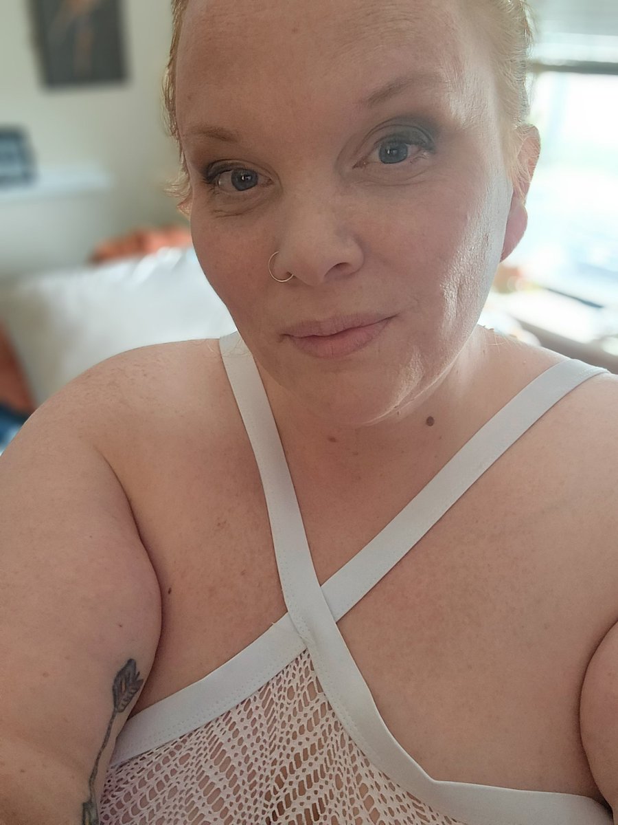 JaymzGinger's tweet photo. Happy Monday. Working on some content to make that rent $$$. 
#onlyfansgirl #bbw #ginger #grateful https://t.co/JTRlusMHWe