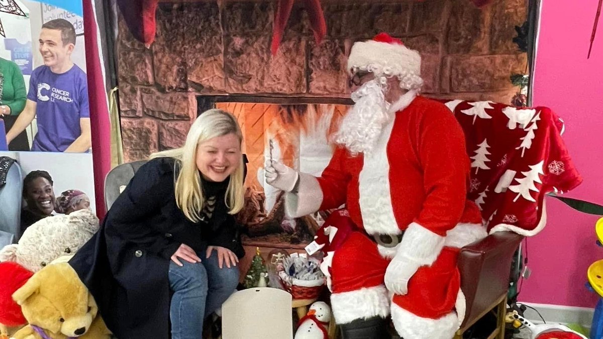 🎄Step in to Christmas with us 🌟
We're celebrating Cancer Research UK in Scotland. Everyone has a part to play. And every part supports life-saving research. 🏴󠁧󠁢󠁳󠁣󠁴󠁿💙
bit.ly/3neMWrh
Welcome to our #12DaysofChristmas 🎅