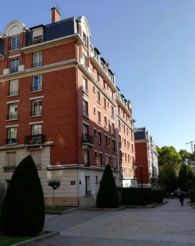 jerome_coumet's tweet photo. Encore une belle rénovation qui s’annonce 💥

Il s’agit du très grand groupe de logements (plus de 900 !) situé à la porte de Vitry

1ère grande réunion d’information
#Le13QueJaime https://t.co/mdODBZXKIq