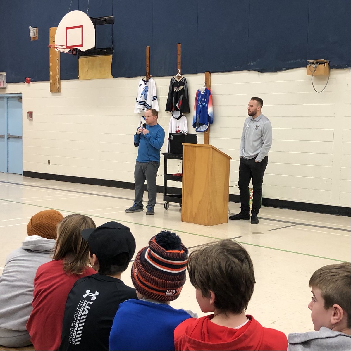 Thanks to Alex Pace for returning to ⁦<a href="/cunardjunior/">cunardjuniorhigh</a>⁩ for an inspiring chat with our students today. <a href="/Apace125/">Alex Pace</a>⁩