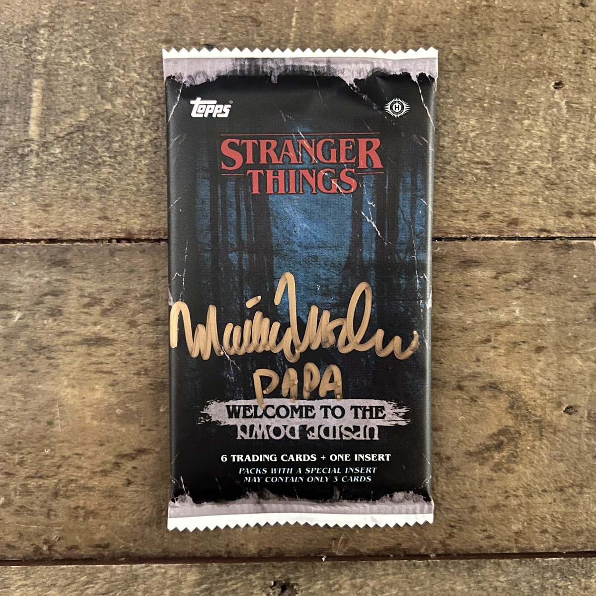 RT by Monday, December 12 for a chance to win this sealed Hobby pack of 2019 #StrangerThings trading cards! I signed the wrapper in gold Sharpie and the pack could contain a rare insert such as a sketch or autograph card! I’ll pick one winner next #ModineMonday. Good luck!