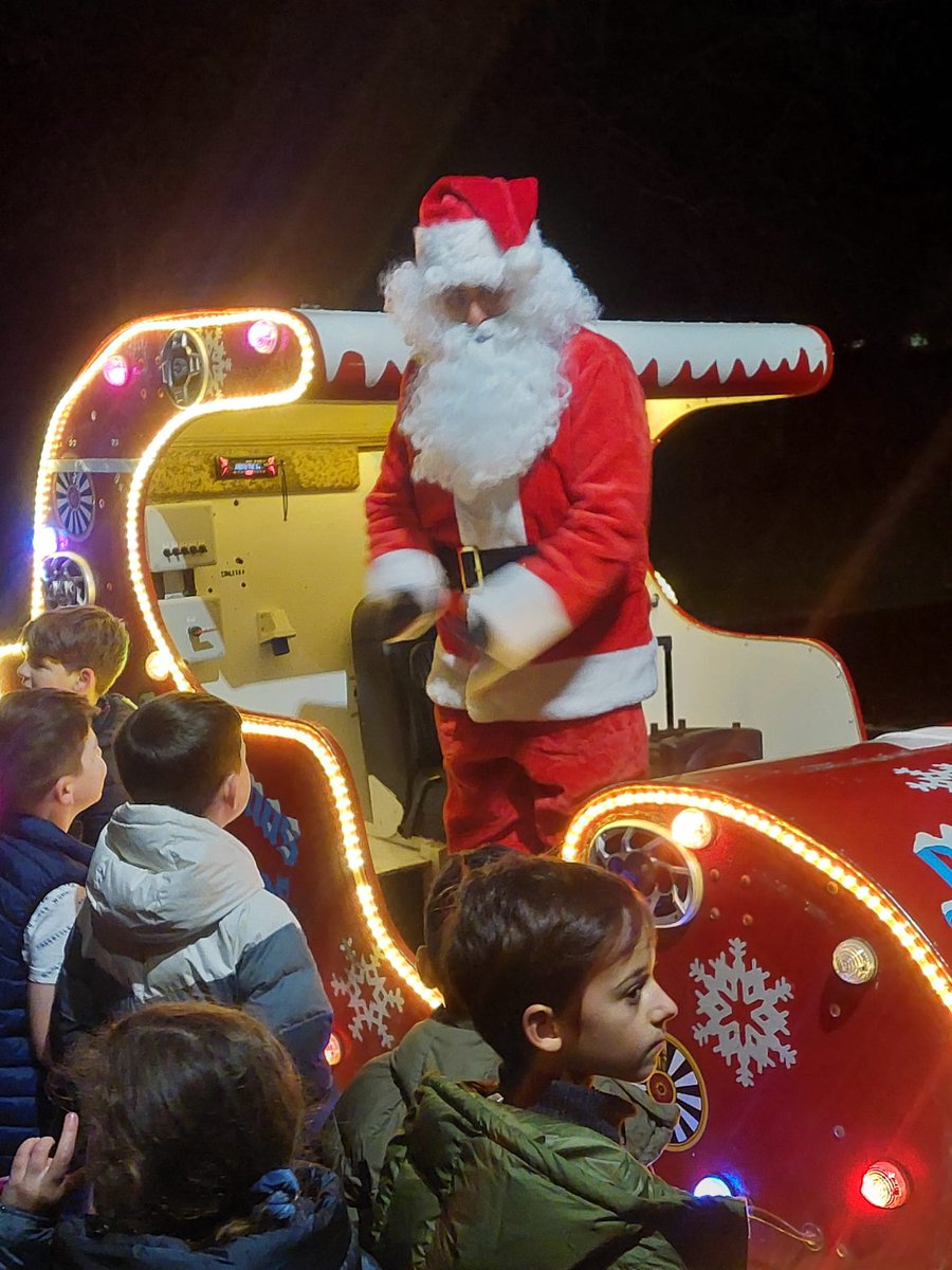 ShirleySanta's tweet photo. Thanks to everyone who came out to see us this evening. What a fantastic start. Thanks to @FastaidCFR for all their help this evening! https://t.co/oV98R8r3Ay
