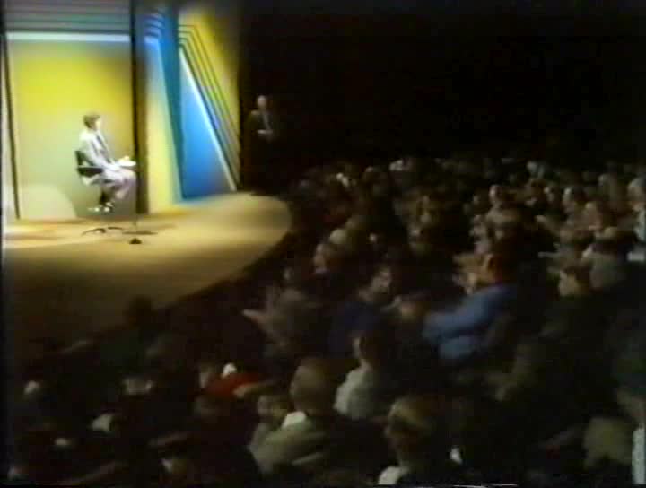 IcarFaem's tweet photo. Show 28. Cheers, Big Dave!
Monday 29th November 1976, 8.10pm
#DaveAllenAtLarge https://t.co/0zsi5zYXjG