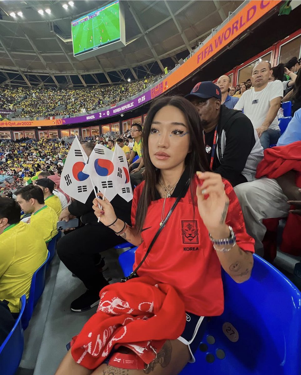 tashankaa's tweet photo. маченцеее 😻🇰🇷 #FIFAWorldCup https://t.co/k1ZrYt6WVR