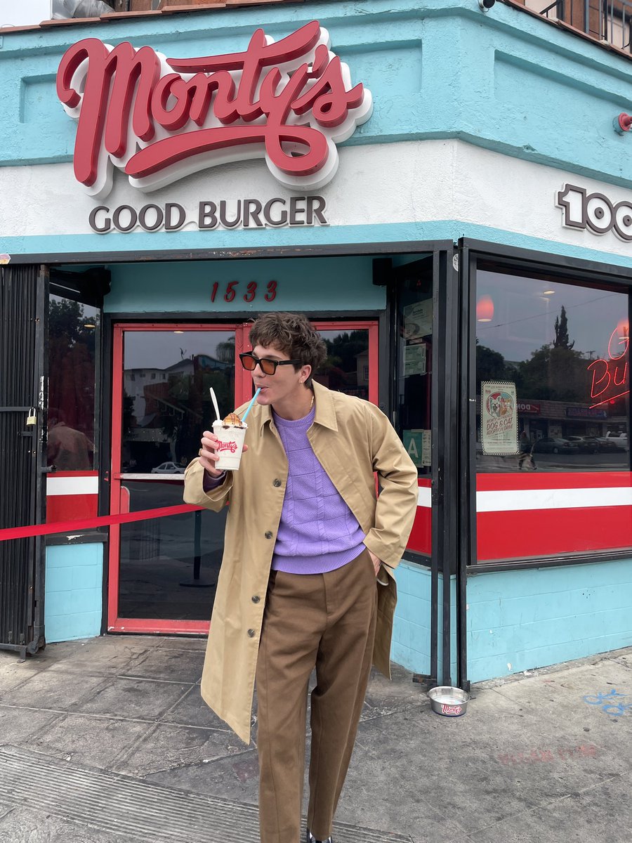 THIS SATURDAY I’M TAKING OVER THE REGISTER AT MONTYSGOODBURGER SUNSET LOCATION AT 1PM. WE’LL BE SERVING THE BOOTYSHAKE - AN ALMOND CROISSANT FLAVORED SHAKE + SOME LIMITED MERCH