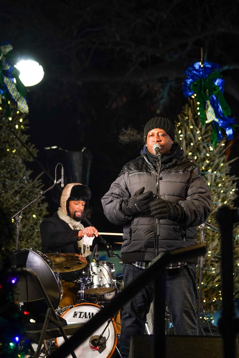 Holidazzle tweet media