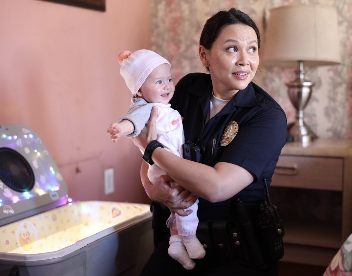 chenford3's tweet photo. Can we just talk about this wholesome moment right here 🥹🕯️ #chenford #lucychen #therookie https://t.co/DZF50woTLh