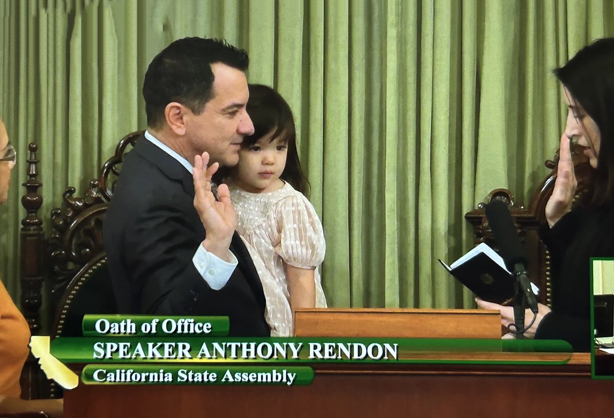 Love seeing Vienna on the Assembly floor. Thank you Speaker @Rendon63rd for being an amazing leader and championing meaningful reform under your leadership that allows members of the Assembly with caregiving responsibilities to serve. 🙏