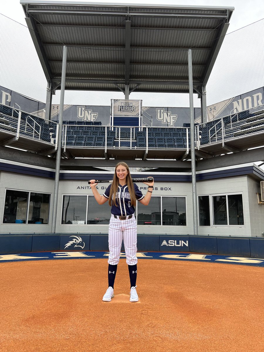 alyssa jones🐦 tweet media