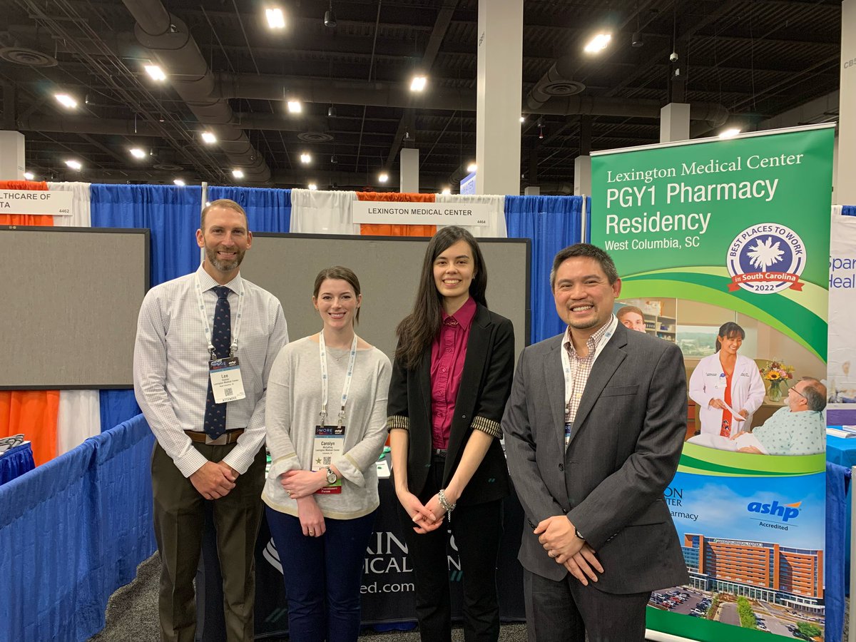 It’s showcase time! Excited to meet prospective candidates and answer questions about our program! #ASHP2022 <a href="/SeanTran_/">Sean Tran</a> <a href="/horsemide/">Dawn</a> <a href="/CMcCaffrey2021/">Carolyn McCaffrey</a>