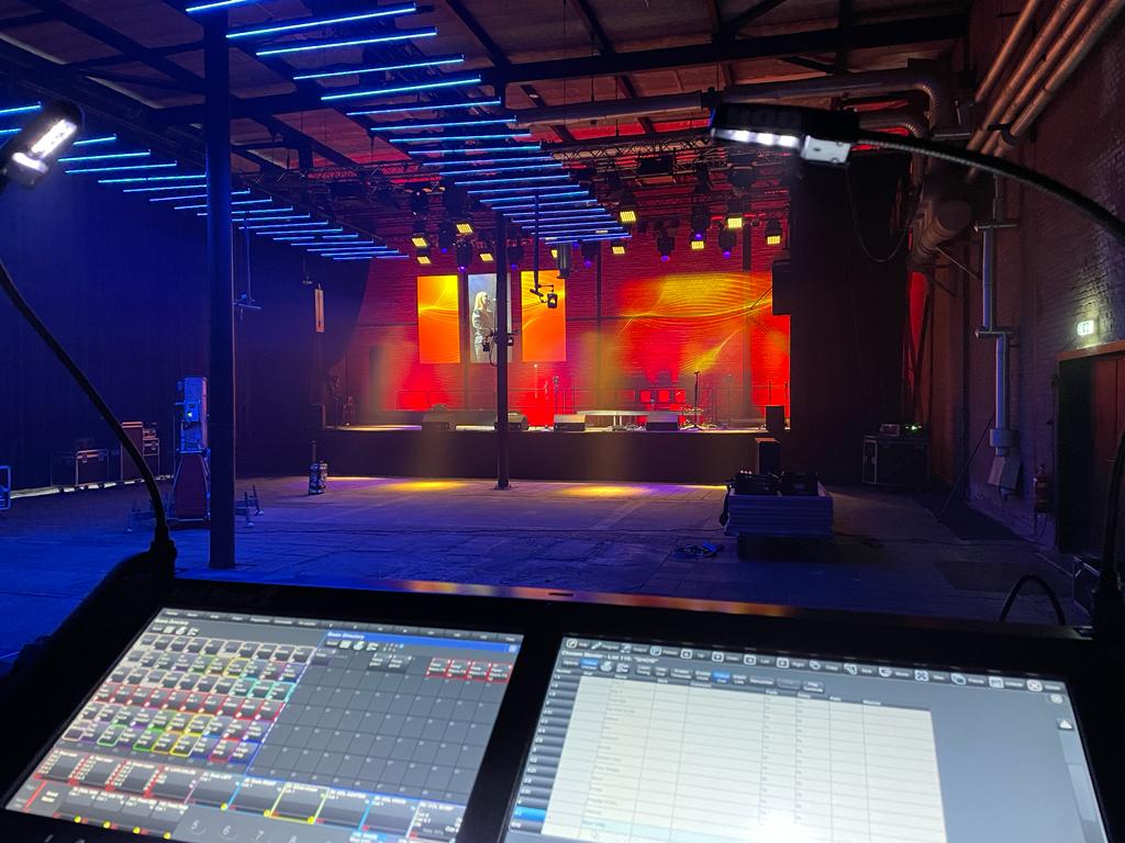 popdelft's tweet photo. De opbouw van Popdelft XXL is in volle gang! Er zijn nog een paar kaarten via https://t.co/q03kq4ggmT. Wie pakt de laatste kaarten?
#popdelft #delft #indelft https://t.co/AG6g9IK3Hx