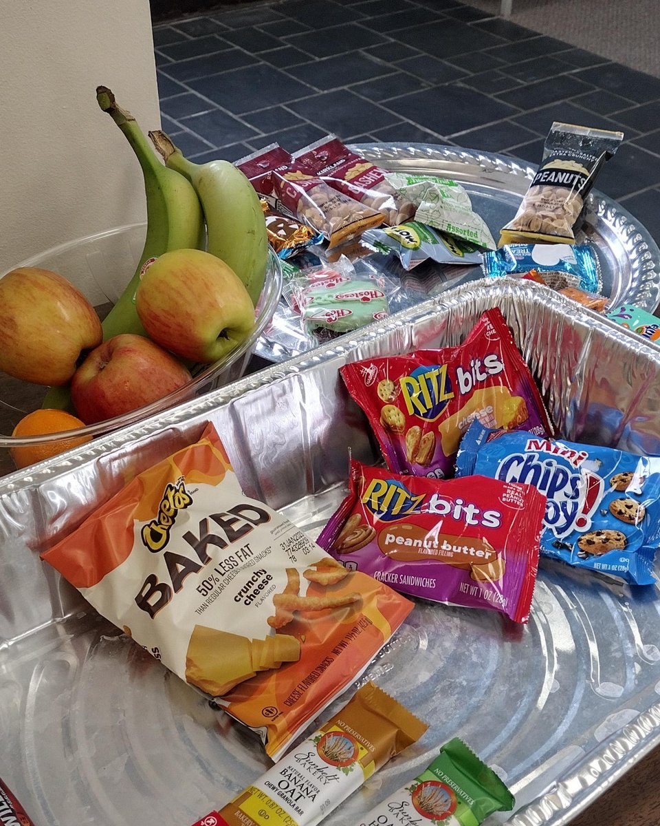 LibraryRU's tweet photo. Free snacks (and coffee while it lasts!) during Finals Week!

Stop by and grab a quick bite courtesy of Greenlease Library while you finish up the semester! We're open for our regular hours all week.

#ruhawks #rugreenlease #finalsweek #nomnom #snacks #caffeine https://t.co/CvzUy7OLoV