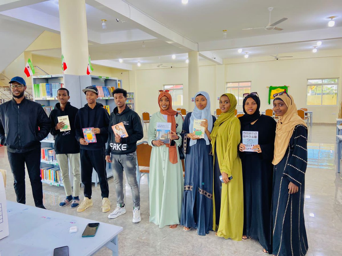 GabileyL's tweet photo. Gabiley National Library and @AbaarsoSchool students started for the first time book exchange.the Book exchange aimed at developing literacy and reading skills. @JonathanMStarr @AbdibasidSh @Beeroole @JamaMusse https://t.co/058kQyGRpD