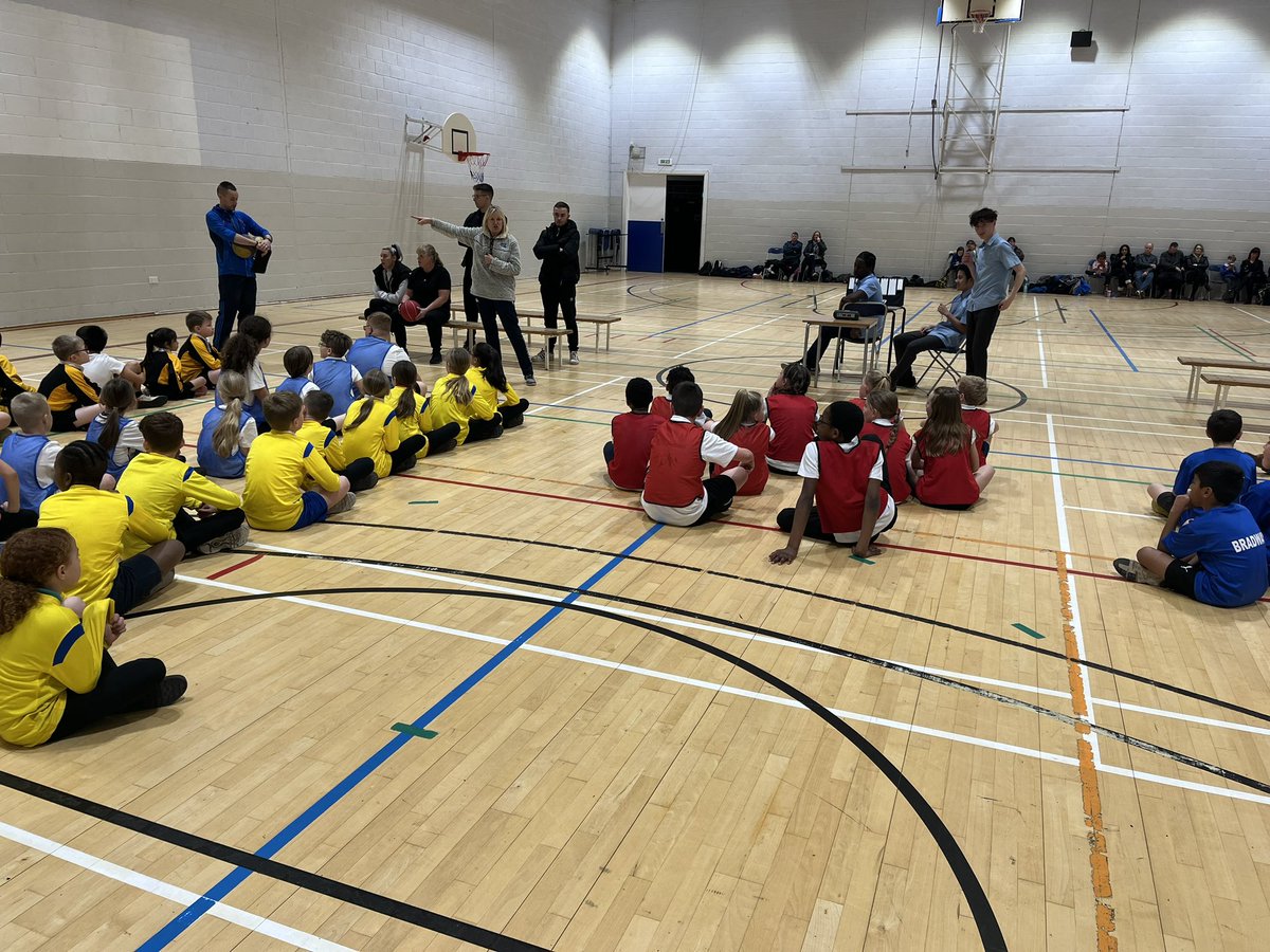 MrMarsh86811943's tweet photo. Our Y5 Hotshots produced some awesome ball skills to place 3rd in tonight’s competition @ForgeSSP #kobe https://t.co/bAcK5SyFDc
