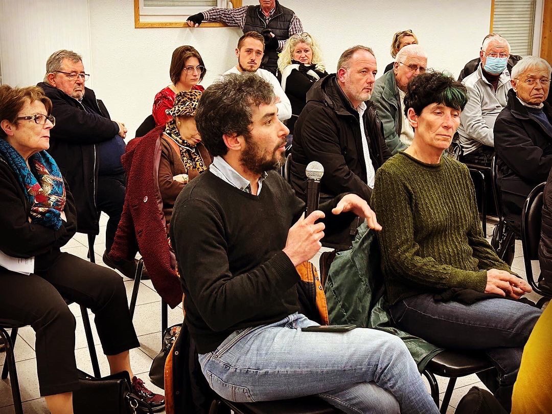 FetetJules's tweet photo. Rencontre / débat ce soir sur la #FindeVie, organisée par @ViryStephane.

Je suis intervenu pour insister sur la nécessité impérieuse de reconstruire le système public de santé, et ai appuyé le sujet de la santé mentale, toujours oubliée dans les débats sur le sujet. https://t.co/TTceih0ICk