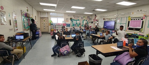 JournalBladen's tweet photo. 🏫✏️🍎 The Elizabethtown Rotary Club spent October and November delivering dictionaries to Bladen County third-graders 🍎✏️🏫
Click https://t.co/r4JWcvcaTR to learn more about their donations and why physical dictionaries are beneficial to students in the age of technology! https://t.co/hdtrmSD6eJ
