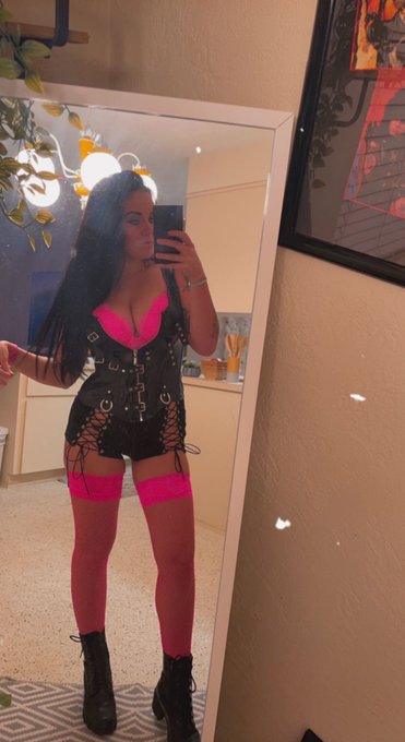 You walk in the door and see me like this, wyd? https://t.co/uz24I6kpgf<a href="/tag/nsfwtwt"class="tags"><span>#nsfwtwt</span></a>