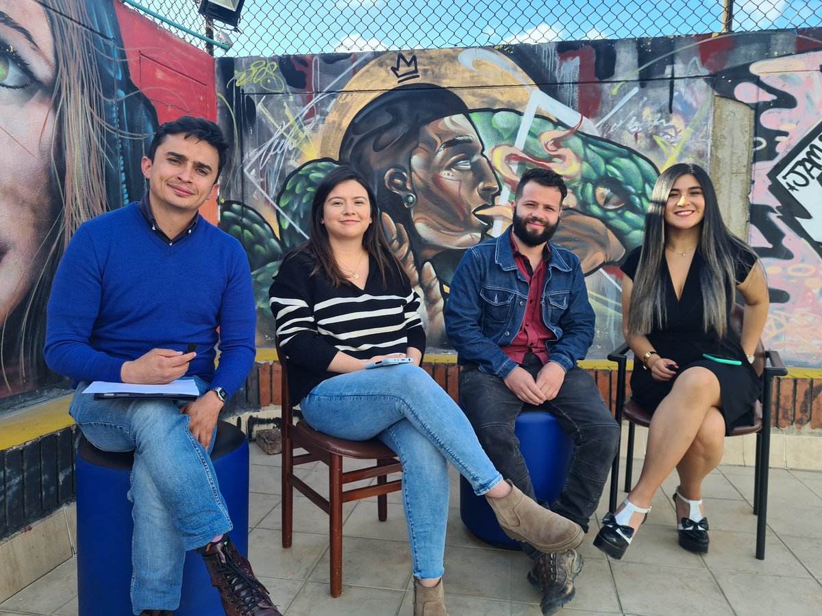 integracionbta's tweet photo. 🔴 #EnVivo Conoce todo sobre #JóvenesALaU 📚 un programa que financiará el 100% de la matrícula en formación técnica, tecnológica y profesional universitario a jóvenes bachilleres de hasta 28 años. 

Conéctate y resuelve tus dudas.
https://t.co/p5yn4t20c4 https://t.co/gkF1wOubfE