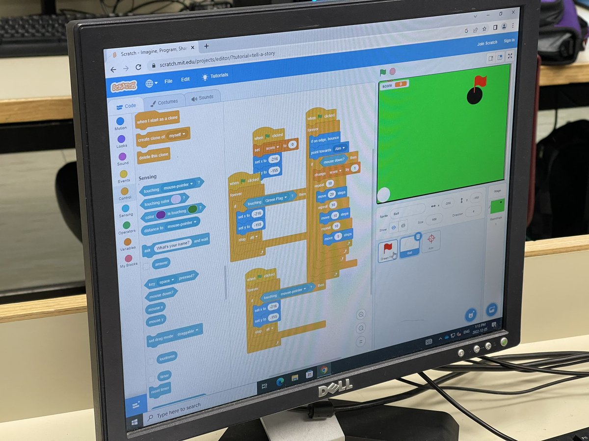 el_gal's tweet photo. Kicking off the #CSEdWeek with a @scratch activity! @VMHS_BSD #ComputerScience club has different activities planned for each day of this week. Love it when students teach their peers! https://t.co/c7aRrLtml3