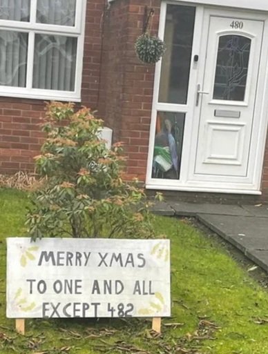 MarksLarks's tweet photo. Christmas spirit abounds round here... https://t.co/zPciRVQJxA