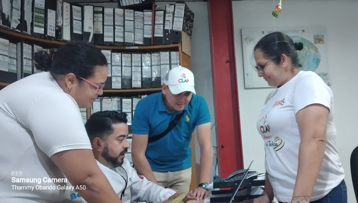 #05Dic || En Desarrollo || La Sala Situacional de la @tachira_gmas y el Jefe Regional de los Clap <a href="/carlosperez_ch/">Carlos Alfonso Pérez</a> activos con la actualización de los censos, #Hoy todos estamos avocados a atender admistrativamente a los Tutores y Tutoras Municipales 
<a href="/FreddyBernal/">Freddy Bernal</a> 
<a href="/LealTelleria/">M/G Carlos Leal Tellería</a>
