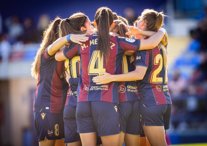 🧐 HISTÓRICO!!!

🤯 LEVANTE U.D endosa un contundente 0-7 al REAL BETIS FÉMINAS que le permite superar al R.C.D ESPANYOL DE BARCELONA y convertirse en el club más importante en la historia del fútbol femenino español

🐸 Felicidades equipazo!!!