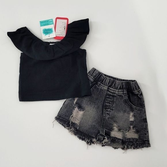 DeetaByDesign's tweet photo. So good I had to share! Check out all the items I'm loving on @Poshmarkapp from @boldgirl13 #poshmark #fashion #style #shopmycloset #littlechicboutique: https://t.co/6LyjYxJL9g https://t.co/CYUzZQLVgq