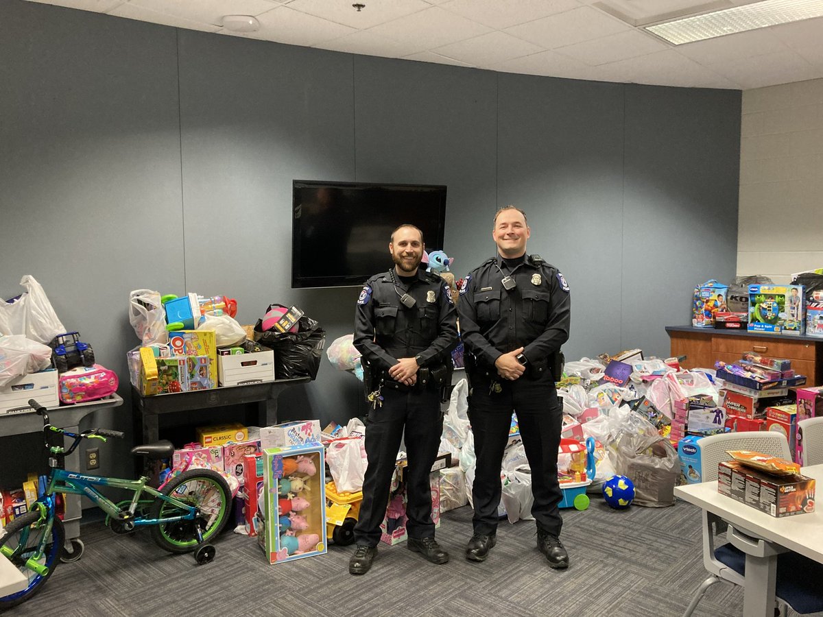 novipolice's tweet photo. It was busy weekend for #StuffASquadCar. Thank you to our very #Generous #Community for the overwhelming support for @ToysForTots_USA. #Giving #PublicTrust. We will be back at @Walmart this weekend.@NoviTownCenter @ChiefZinser #Novi @cityofnovi https://t.co/5kEHXa0Og2