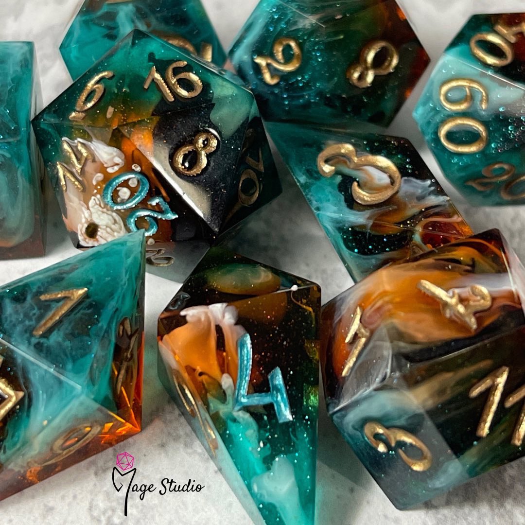 MageStudio's tweet photo. Doradus ✨ https://t.co/I61k2ua7wK #dice #handmadedice #resindice #diceset #dnd5e #dnd #dungeonsanddragons #galaxydice #epoxydice #kościrpg #erpegi #dnddice https://t.co/mfDDqNV3h2