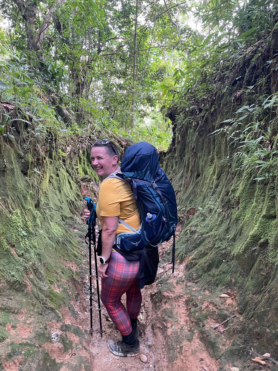 FreeRangeChalet's tweet photo. SANTA ELENA
After sampling the product & buying Beans, we unloaded our Rucksacks & set about the climb up to the Santa Elena Farmstead
3 hours later, we were taking a well earned lunch on the covered terrace of the farmhouse.
3/4
#Holiday #ColombiaHoliday #TeamFreeRange https://t.co/6jj44lrLzI