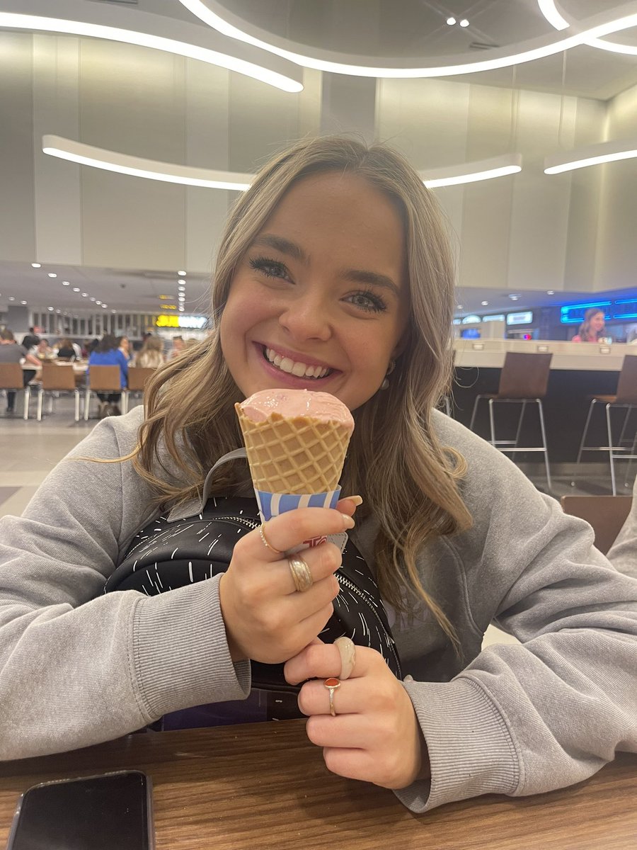 c_amrycarpenter's tweet photo. VOTE KAITIE ROLFE FOR COUNCIL PRESIDENT!!! #omun2022 https://t.co/Q3O3JcdqOs