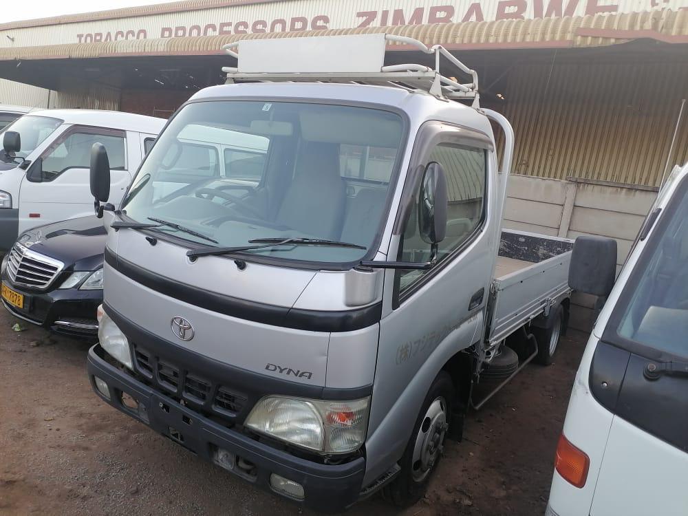 TafadzwaJoshuaZ's tweet photo. On sale... Honda fit GE6{2012}
2 tonne Toyota Dyna
Call :0772473322(whatsapp)
:0718293777
Call, app for prices/negotiations
#CHRISTMASpecial* https://t.co/KAGNSjkI9d