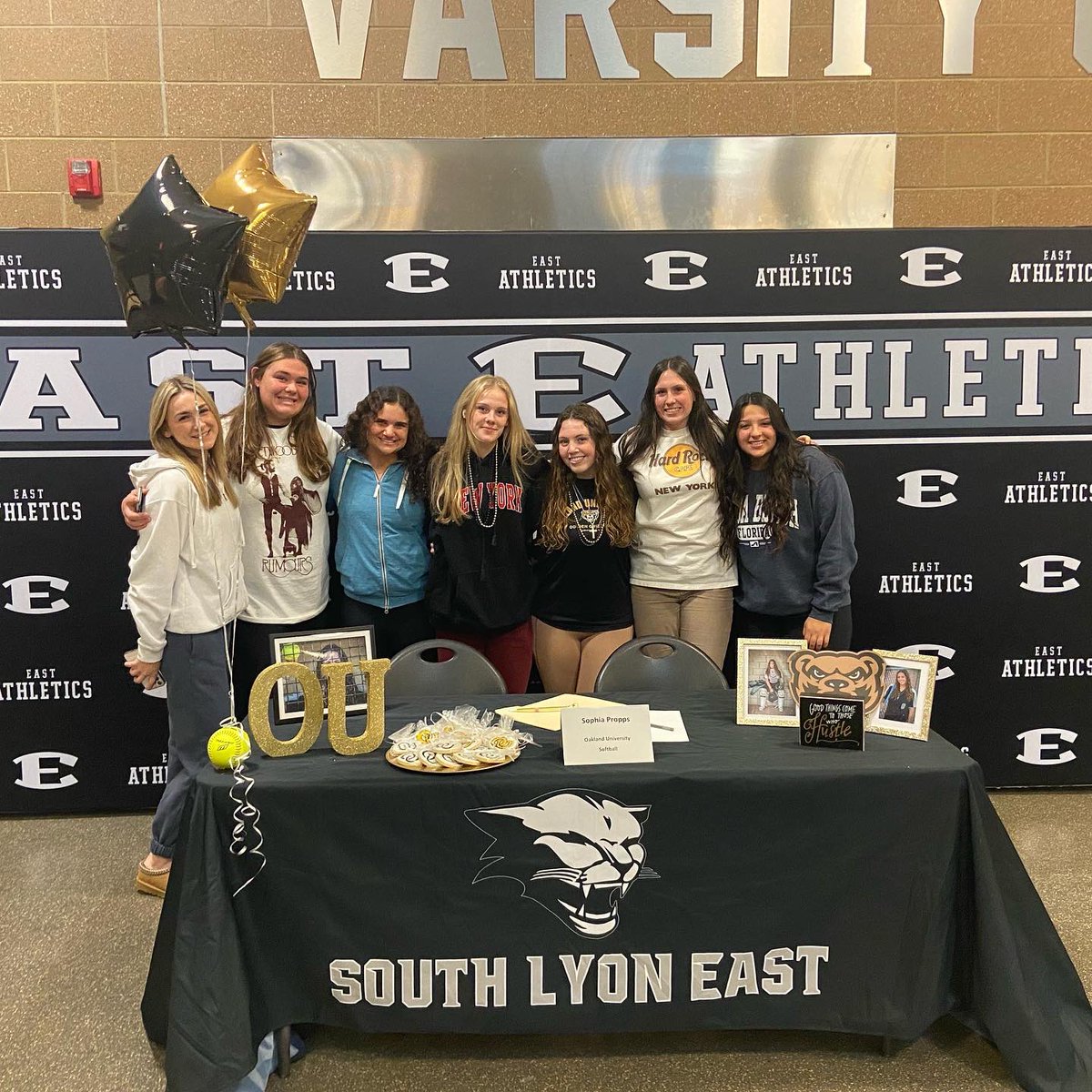 Officially became a grizzly today!! So excited for what my future at Oakland is going to look like. Thank you to everyone who came and supported me at my signing.🐻💛 <a href="/CoachLaurenKarn/">Lauren Karn</a> <a href="/OaklandSoftball/">Oakland Softball</a>