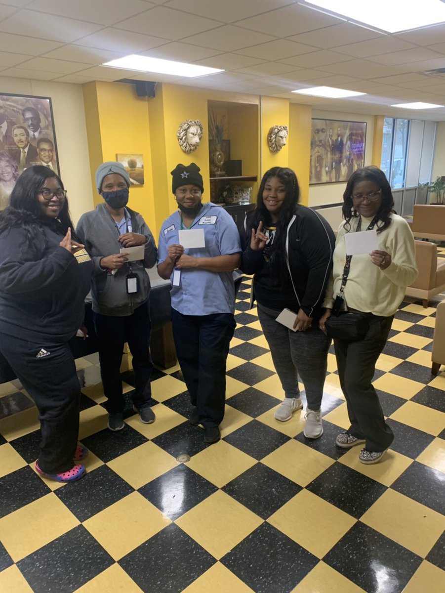 Today some of Beta Beta went around and gave thank you cards to UAPB staff members. Just to show some gratitude because we love and appreciate all the hard work that you do for us throughout the school year!🥰💙 #UAPB #UAPBZetas