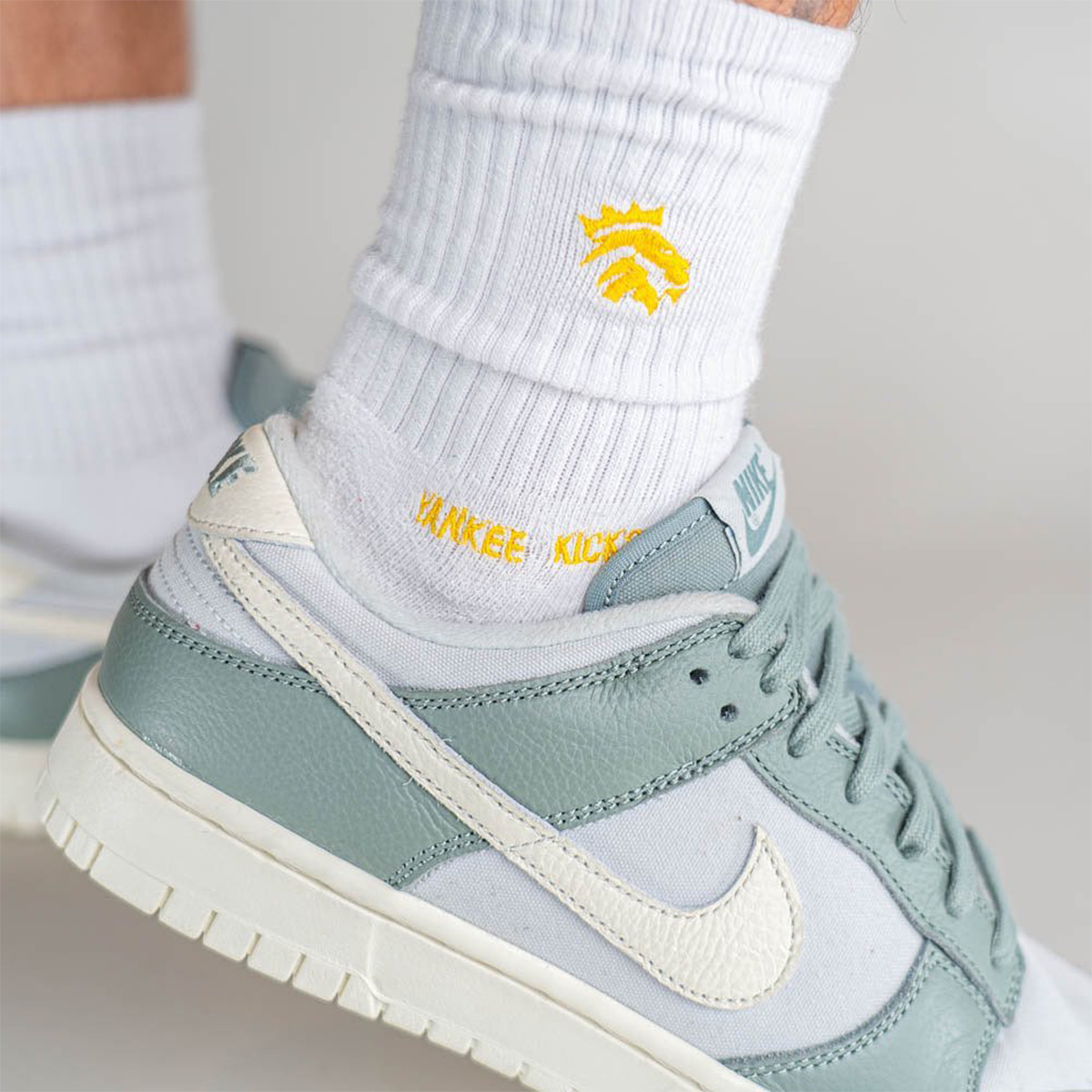 houseofheat's tweet photo. On-Foot Looks // Nike Dunk Low “Mica Green” 🌲

SEE MORE: https://t.co/XnzvLmpTR4 https://t.co/fsrUCyKljf