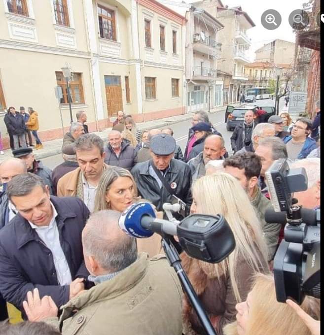 magg7's tweet image. Εγώ όταν βγαίνω με τα κουρκουμπίνια να ταΐσω τις γάτες της γειτονιάς. 
#συριζα_σουργελα #ΣΥΡΙΖΑ_ξεφτιλες