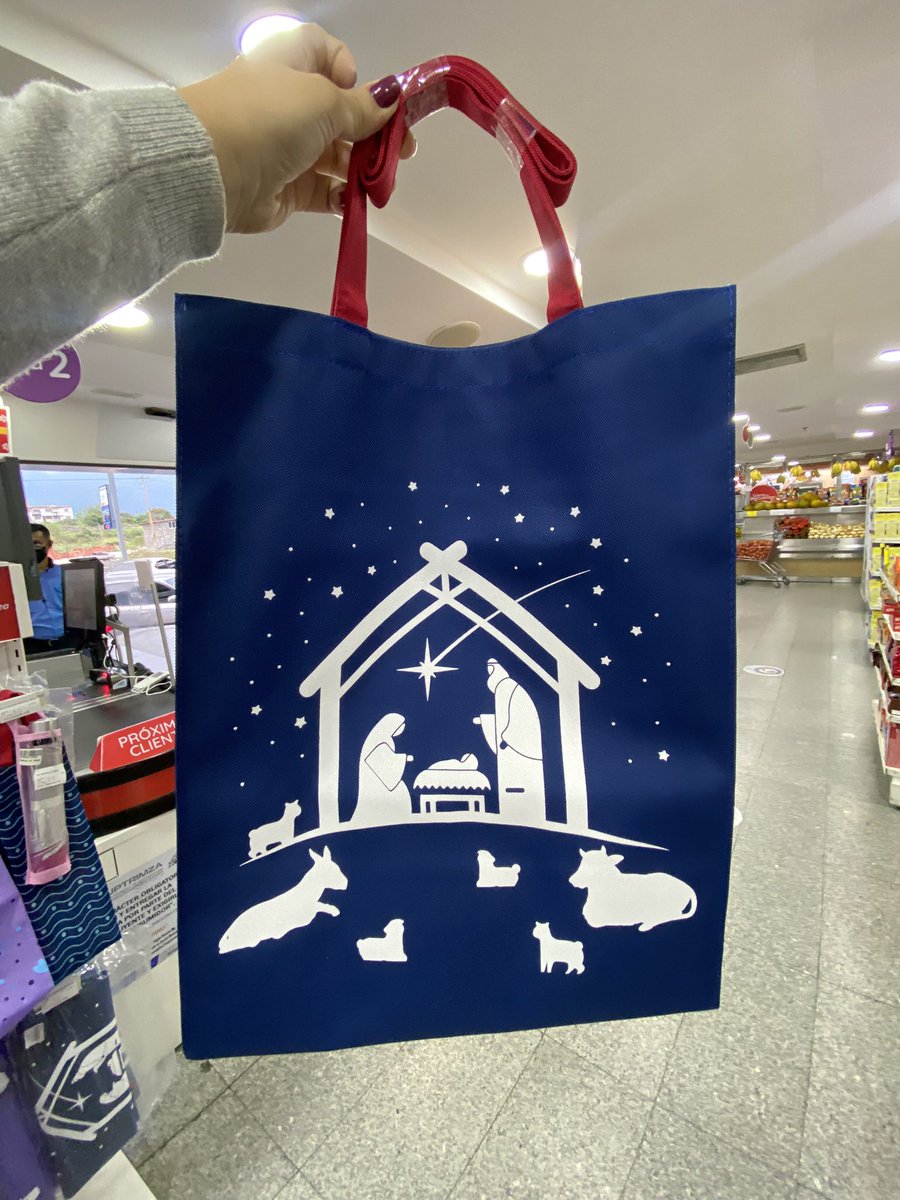 anaqueldelmark's tweet photo. #sabíasque en @somosgamave puedes conseguir unas bolsas espectaculares 😍  

Lo mejor de todo es que ayudas al planeta utilizando este tipo de bolsas 🤩🌍 No esperes más para ir a verlas, tienen varias con temática navideña😍🎄 

Adorna hasta tus compras con Gama Express ✨ https://t.co/CcxW0EmeP4