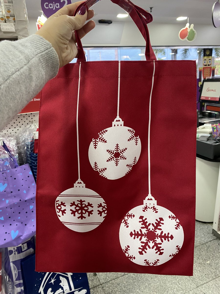 anaqueldelmark's tweet photo. #sabíasque en @somosgamave puedes conseguir unas bolsas espectaculares 😍  

Lo mejor de todo es que ayudas al planeta utilizando este tipo de bolsas 🤩🌍 No esperes más para ir a verlas, tienen varias con temática navideña😍🎄 

Adorna hasta tus compras con Gama Express ✨ https://t.co/CcxW0EmeP4