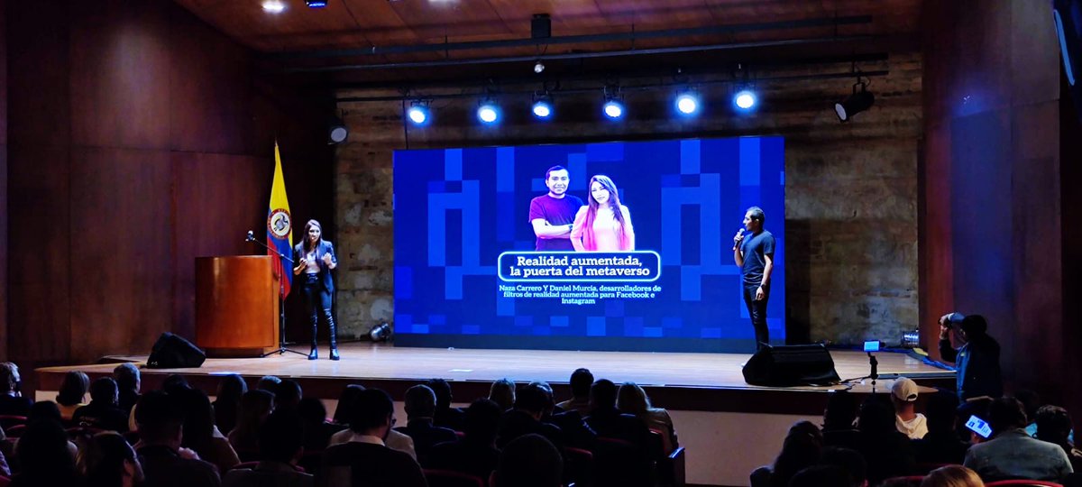 kienyke's tweet photo. #FestivalDeLosSentidos | Naza Carrero (@naza_carrero) y Daniel Murcia llegan a la quinta edición del Festival de los Sentidos 2022 (@FestSentidos) para hablar sobre la realidad aumentada, la puerta del metaverso. 

Siga aquí la conferencia: https://t.co/GQOl63nRP7 https://t.co/KJNcqt9wUM