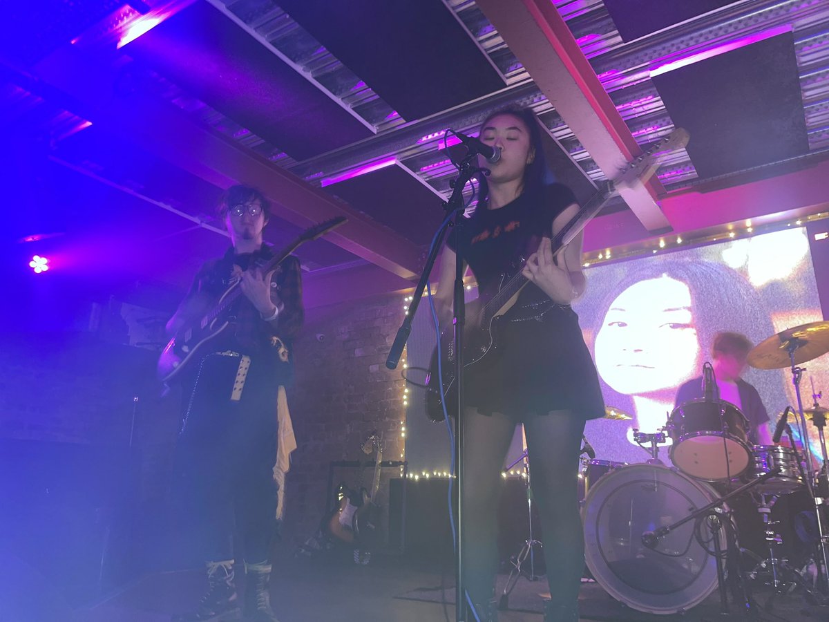 EmilyCallacher's tweet photo. @ssophiellii single launch https://t.co/elA6PMgW7q