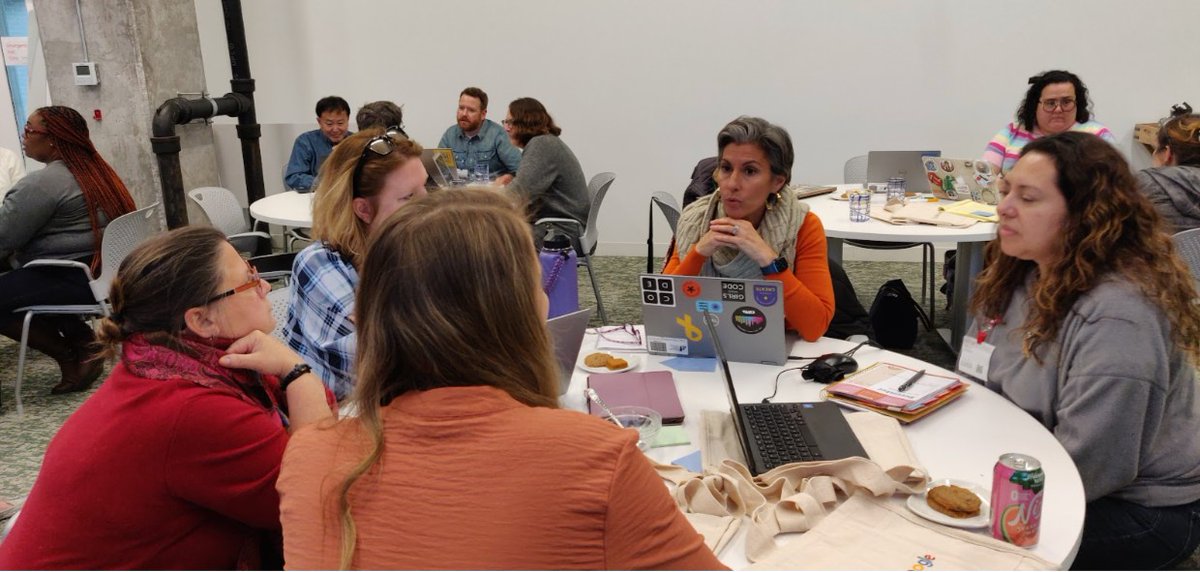 ChiPubSchools's tweet image. Librarians across the district gathered at Google Chicago Headquarters for a day of learning to kick off Computer Science Week! Computer Science  First empowers every teacher to teach computer science with hands on-tools &amp;amp; resources that are free of charge  #ComputerScienceWeek